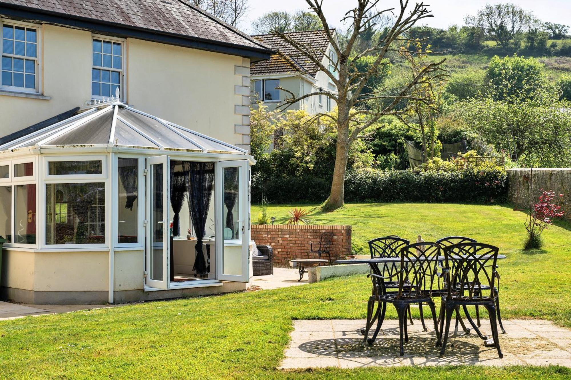 Finest Retreats - Nicely Tucked Away Cottage Torpoint Exteriör bild